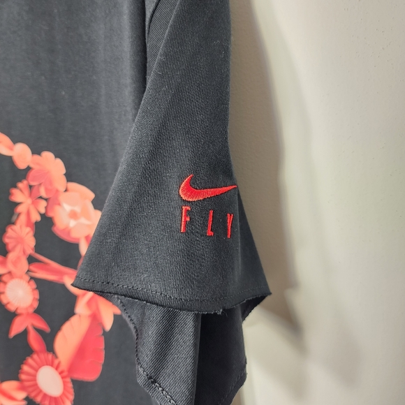 New! Nike Standard Issue Fly Cutoff Crew Crop Top Fashion | Women's Size: Large - Picture 3 of 7